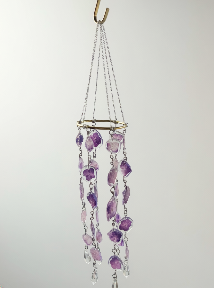 Resin Floral Suncatcher – Dried Flower Hanging Decor – Handmade Window Sun Catcher with Crystals – Boho Home Decor