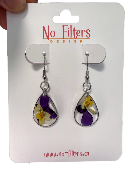 Dried Flower Resin Earrings Made in Canada – Gold or Silver Bezel Floral Earrings – Botanical Jewelry Gift