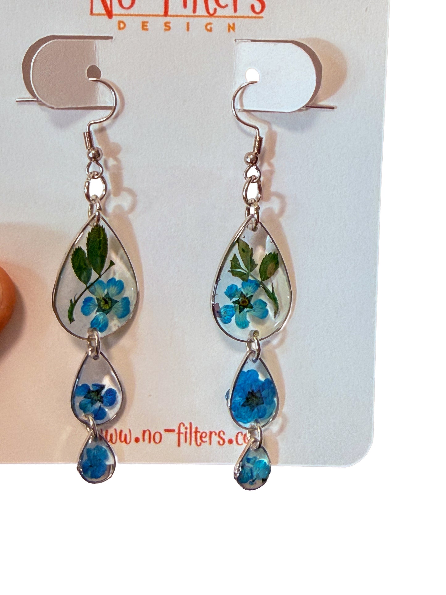 Dried Flower Resin Earrings Made in Canada – Gold or Silver Bezel Floral Earrings – Botanical Jewelry Gift