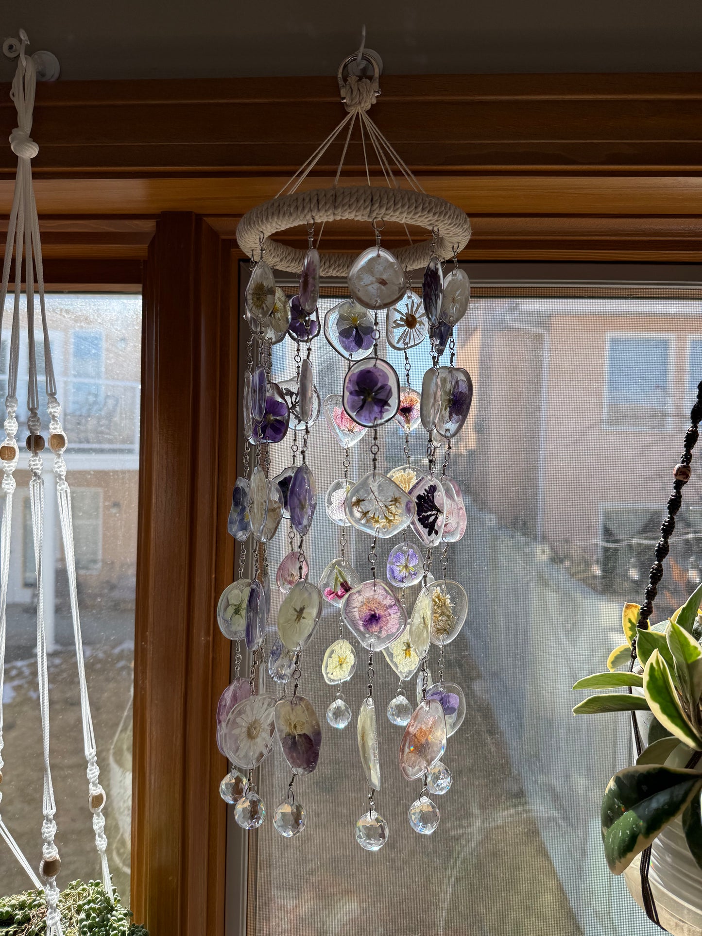 Resin Floral Suncatcher – Dried Flower Hanging Decor – Handmade Window Sun Catcher with Crystals – Boho Home Decor